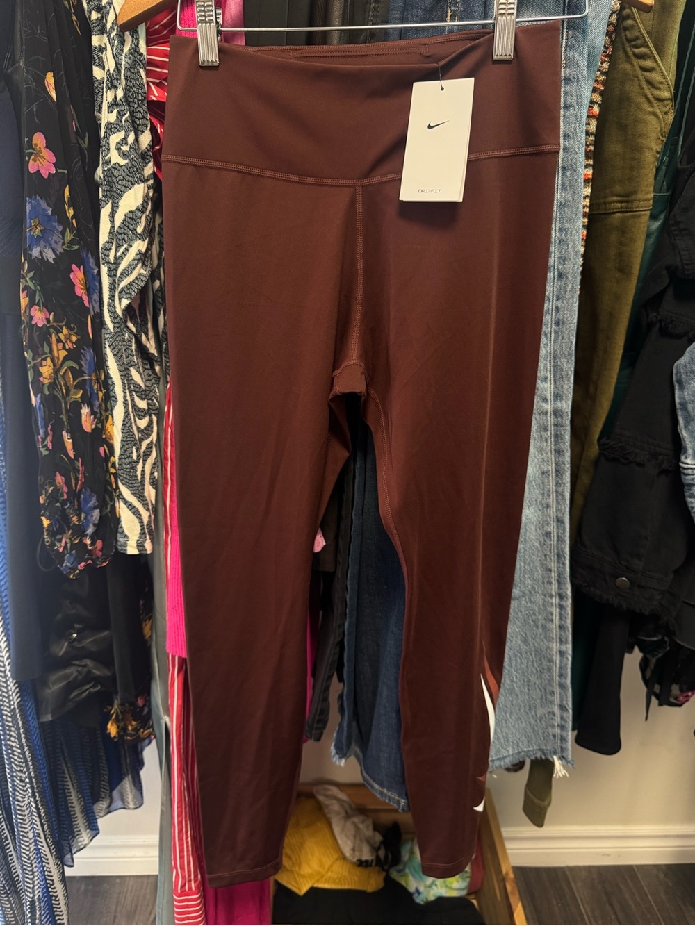 Nike Dri-FIT One Graphic Mid-Rise Burgundy Maroon Leggings NWT